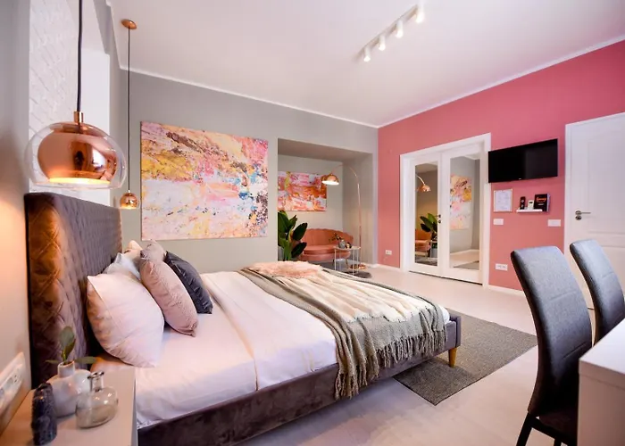 Piata Romana Modern Studio